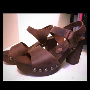 A. Gianetti leather sandals with wood heels 10